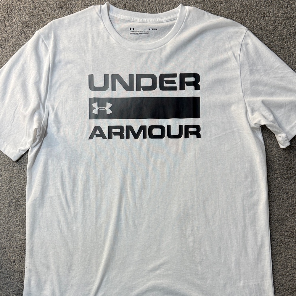 Under Armour Men's White and Black Logo Tee